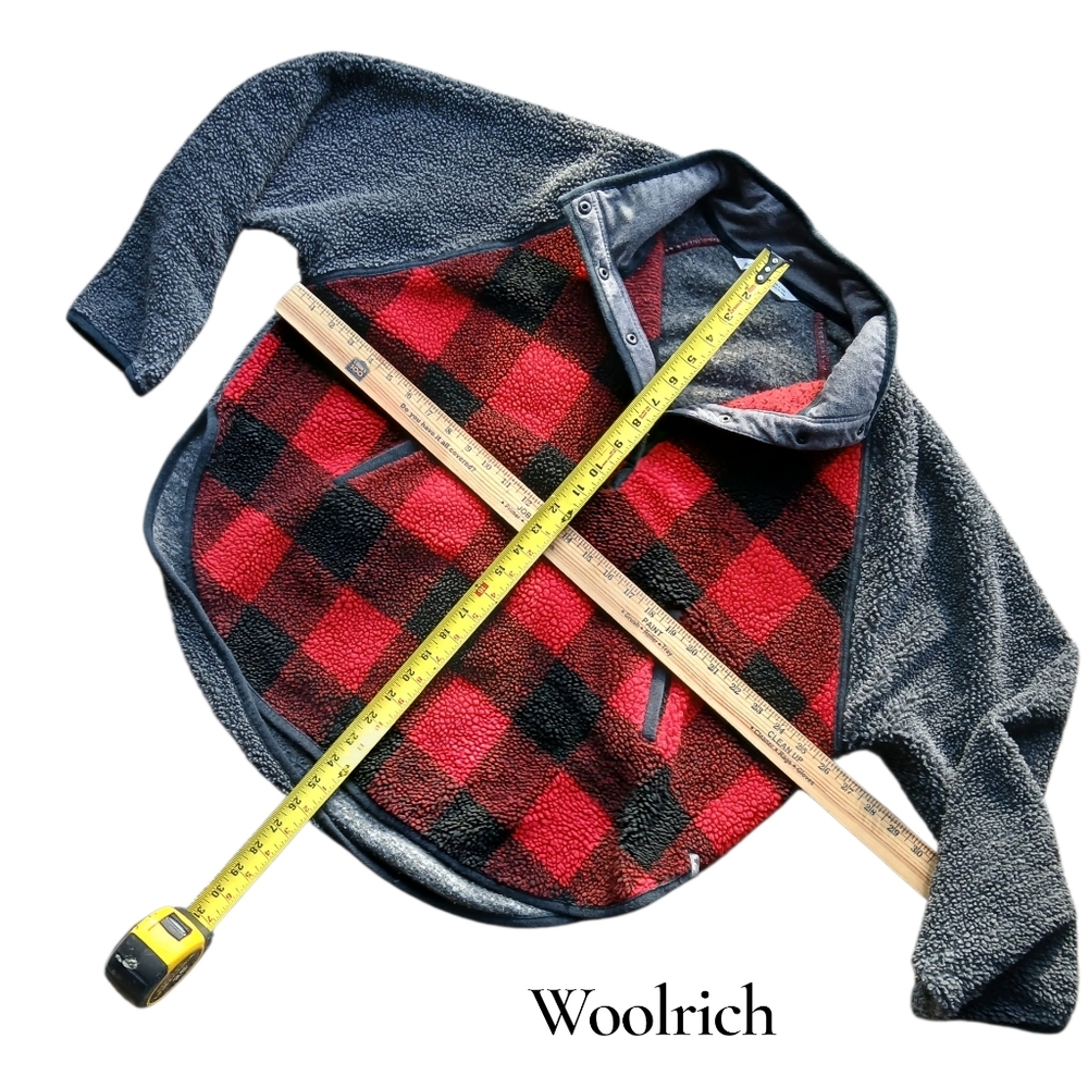 Woolrich Women's Size XL Black and Red Checkered Fleece Pullover